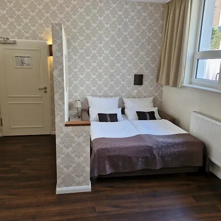 Apartmán List Five - Your British Štutgart
