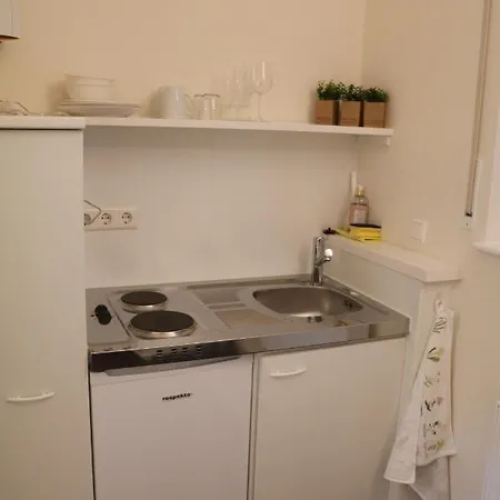 Apartmán List Five - Your British Štutgart