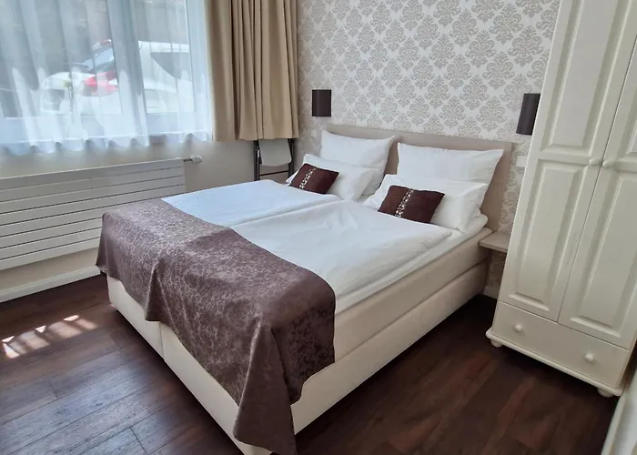 Apartament List Five - Your British *